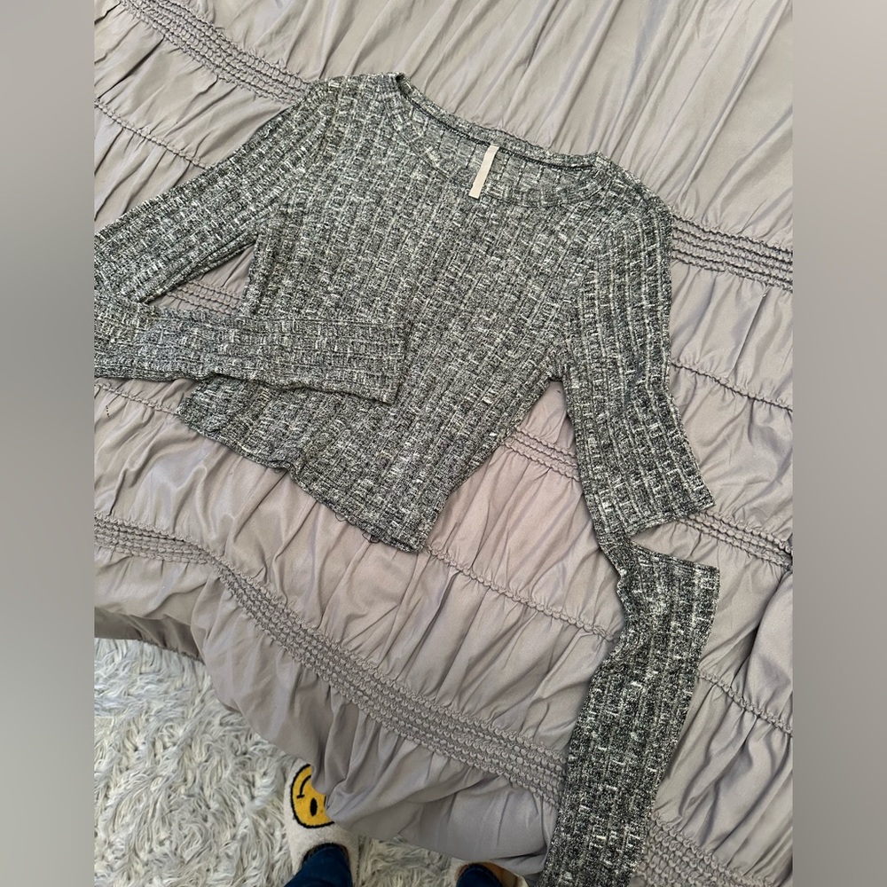 Long sleeve crop top